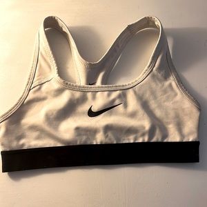 Nike girls sports bra size youth small